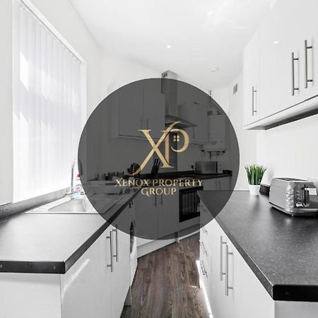Modern Equipped 4 Bedroom House In Central Stoke-Free Parking Экстерьер фото