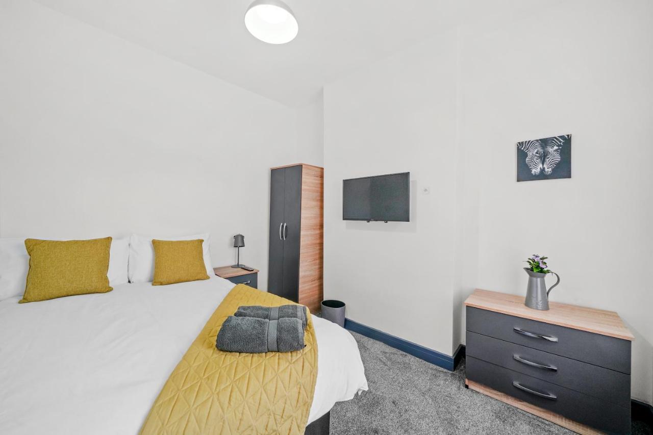 Modern Equipped 4 Bedroom House In Central Stoke-Free Parking Экстерьер фото