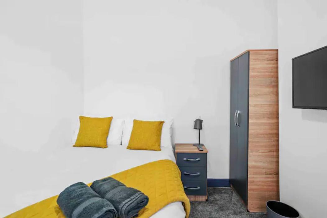 Modern Equipped 4 Bedroom House In Central Stoke-Free Parking Экстерьер фото
