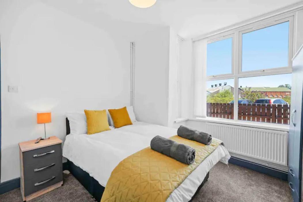 Modern Equipped 4 Bedroom House In Central Stoke-Free Parking Экстерьер фото